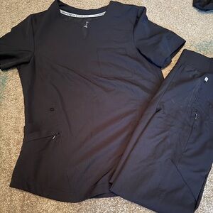 Cuddl Duds Women's Black Scrub set